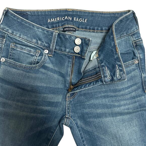 American Eagle Jeans Women's Size 2 Artist Crop Super Stretch Denim Medium Wash - Picture 4 of 9